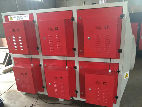 山東(dong)等離子廢(fèi)氣淨化設(she)備